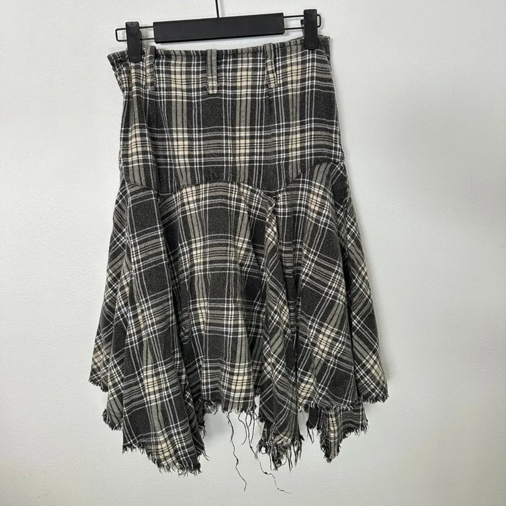 BDG Plaid A-Line Skirt XS Gray Cream Frayed Hem Grunge 100% Cotton Y2K - Picture 3 of 10